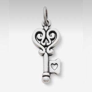 James Avery Key To My Heart